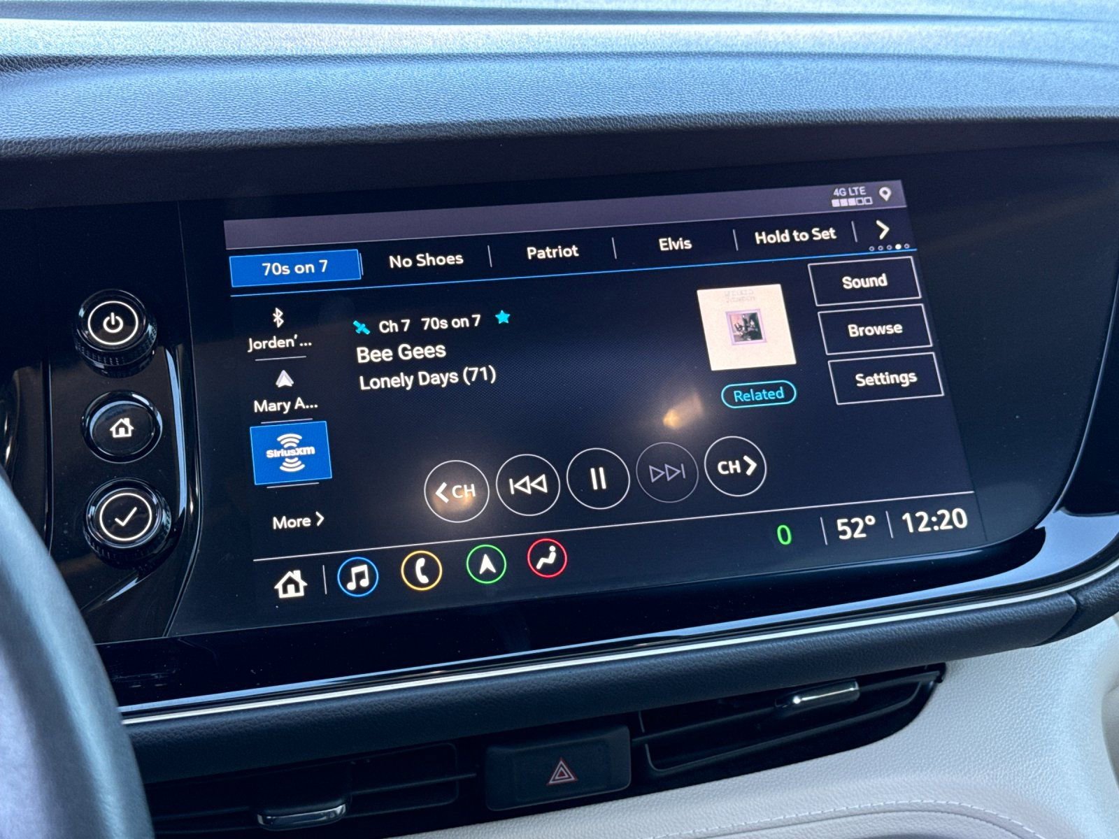 Used 2021 Buick Envision Avenir w/ Technology Package II image 21