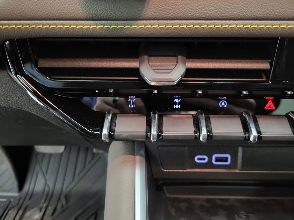 New 2026 Chevrolet Colorado ZR2 w/ Technology Package image 11