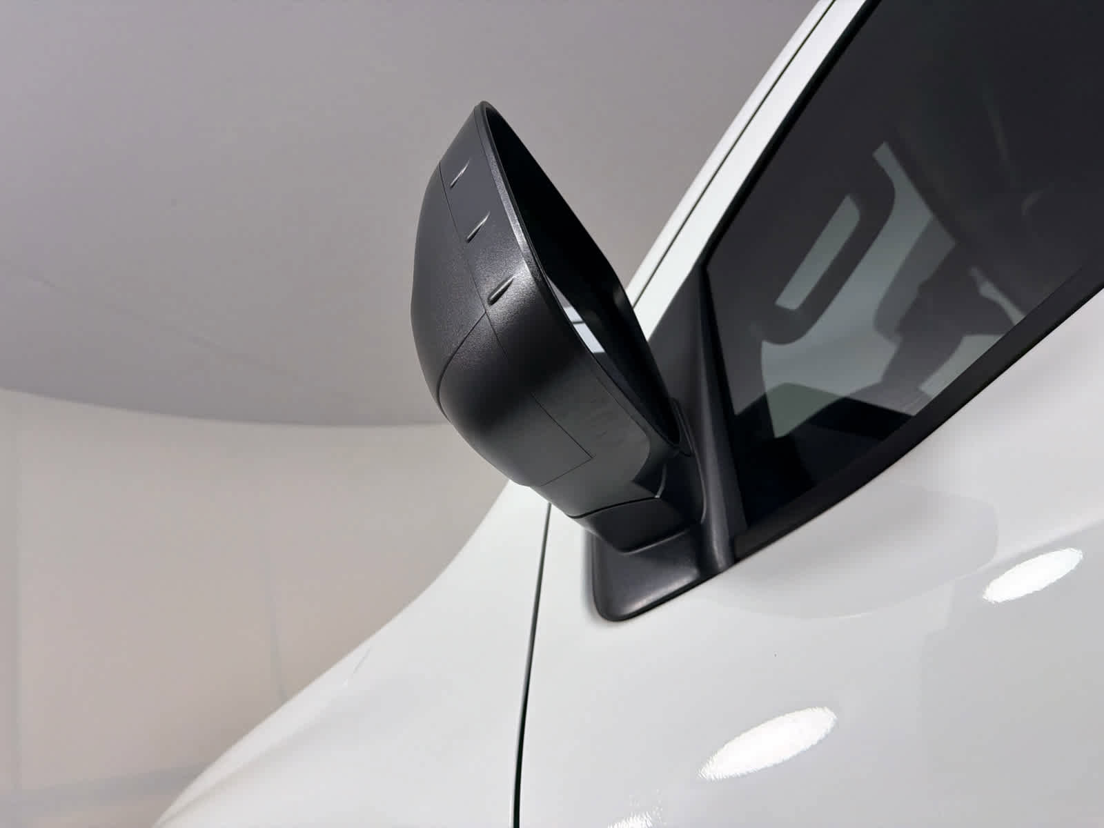 Used 2023 Nissan Titan SV w/ SV Convenience Package image 13