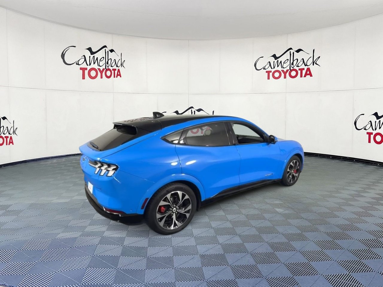 Used 2021 Ford Mustang Mach-E Premium w/ Equipment Group 301A AWD/4WD image 2