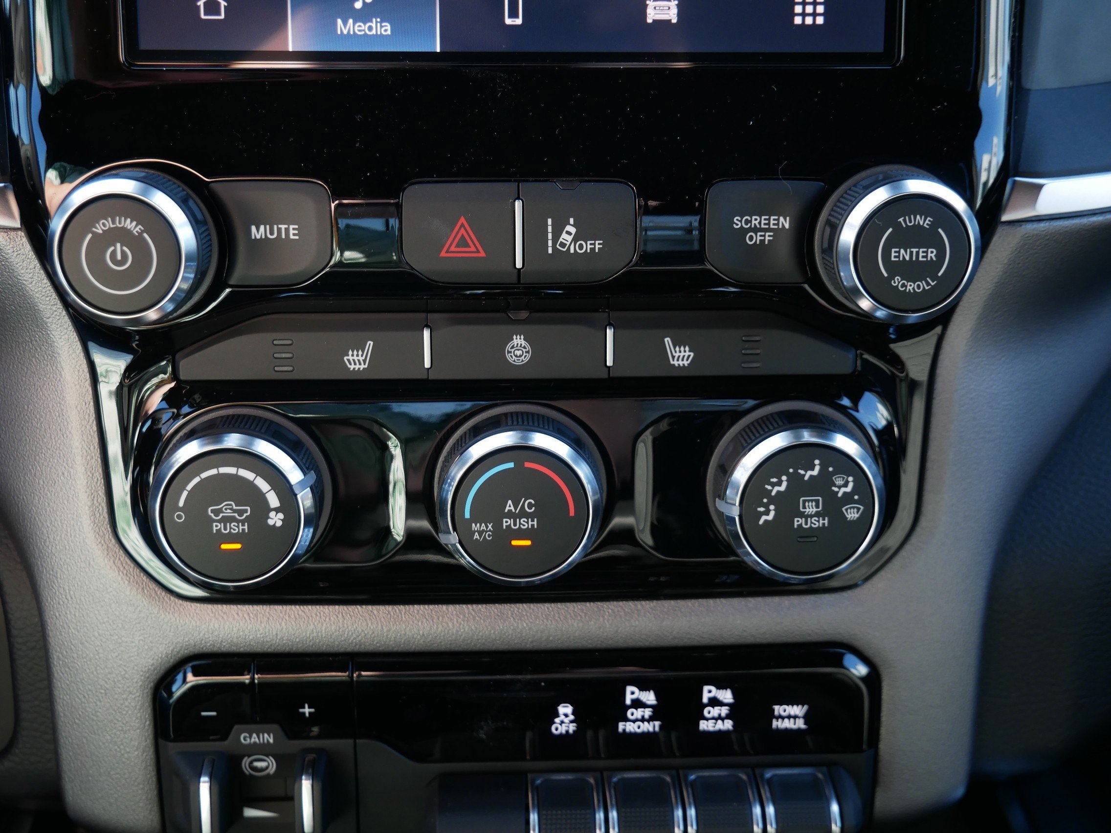 New 2026 RAM 1500 Big Horn w/ Night Edition AWD/4WD image 18