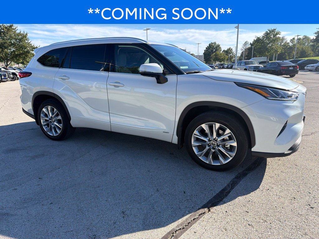 Used 2022 Toyota Highlander Limited AWD/4WD image 4