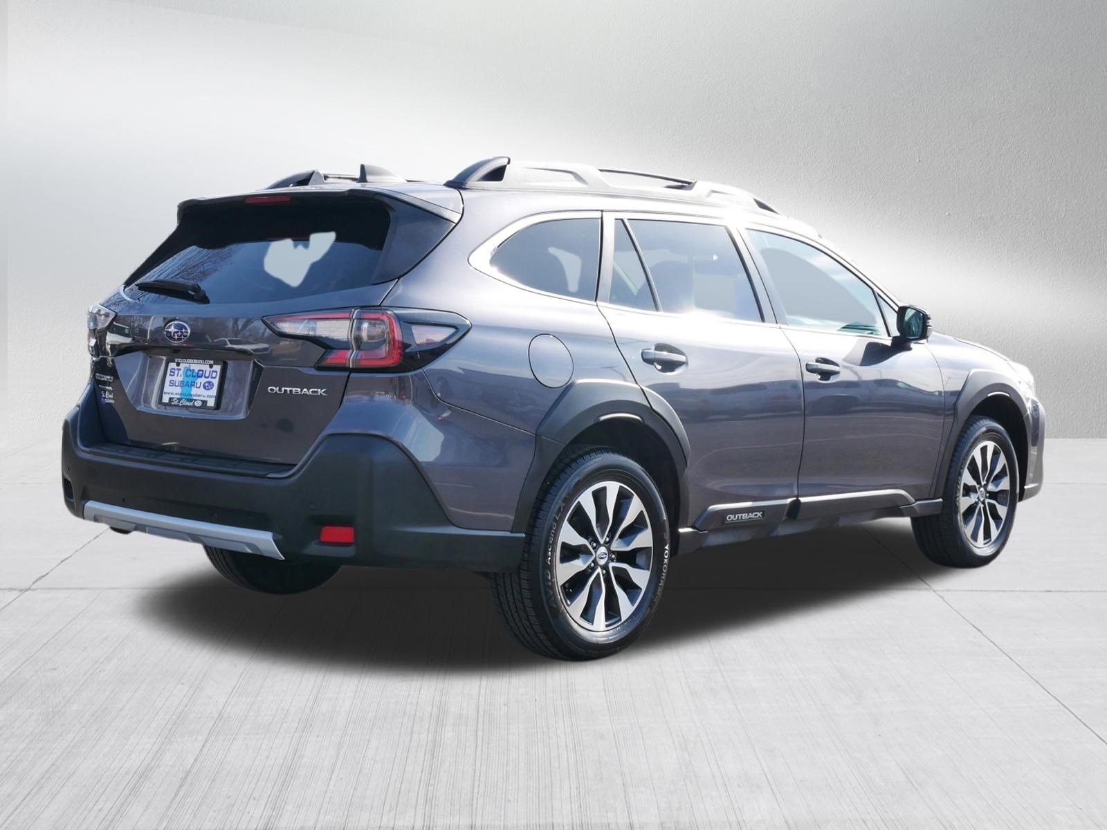 Used 2023 Subaru Outback Limited image 7