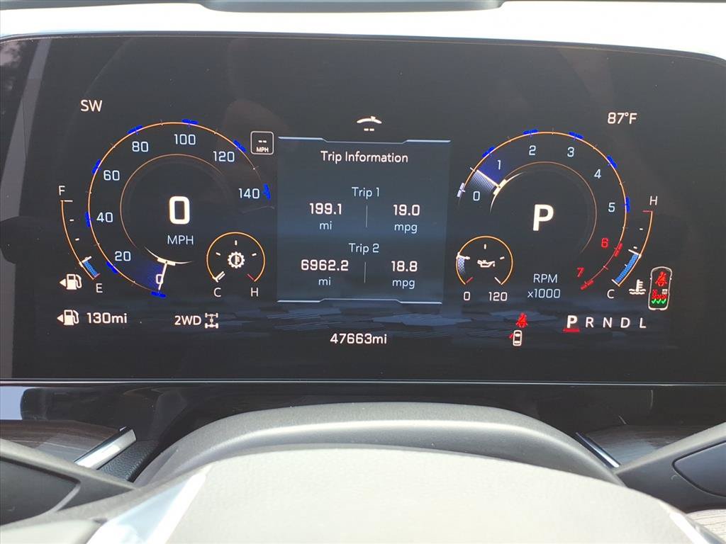 Used 2025 Chevrolet Suburban LT AWD/4WD image 28