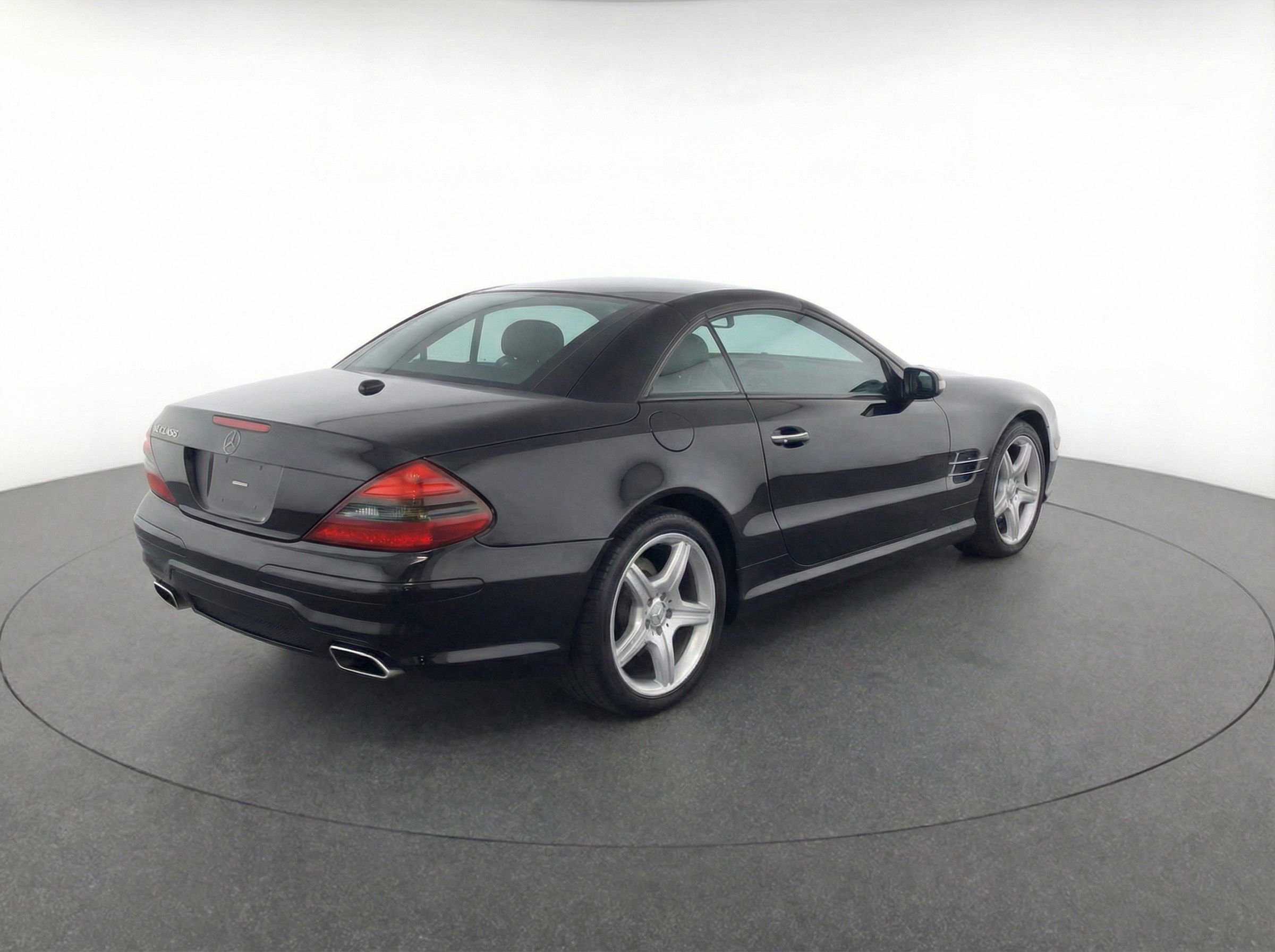 Used 2012 Mercedes-Benz SL 550 image 4