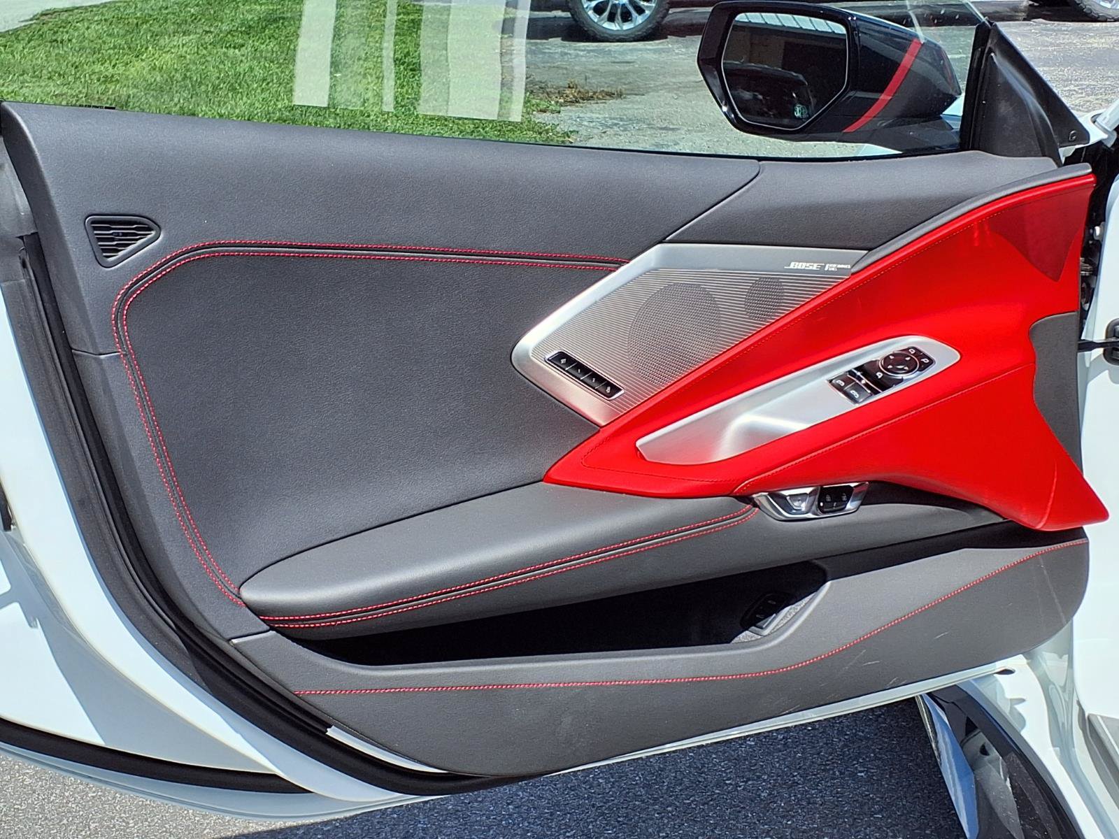 Used 2025 Chevrolet Corvette Z06 RWD image 13
