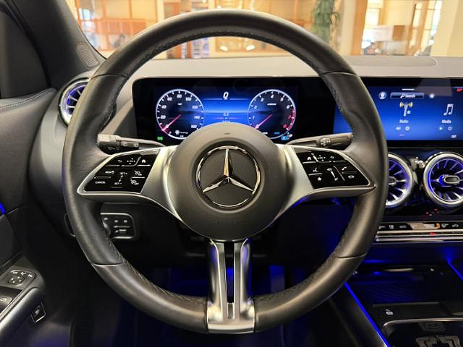 Used 2025 Mercedes-Benz GLA 250 image 11