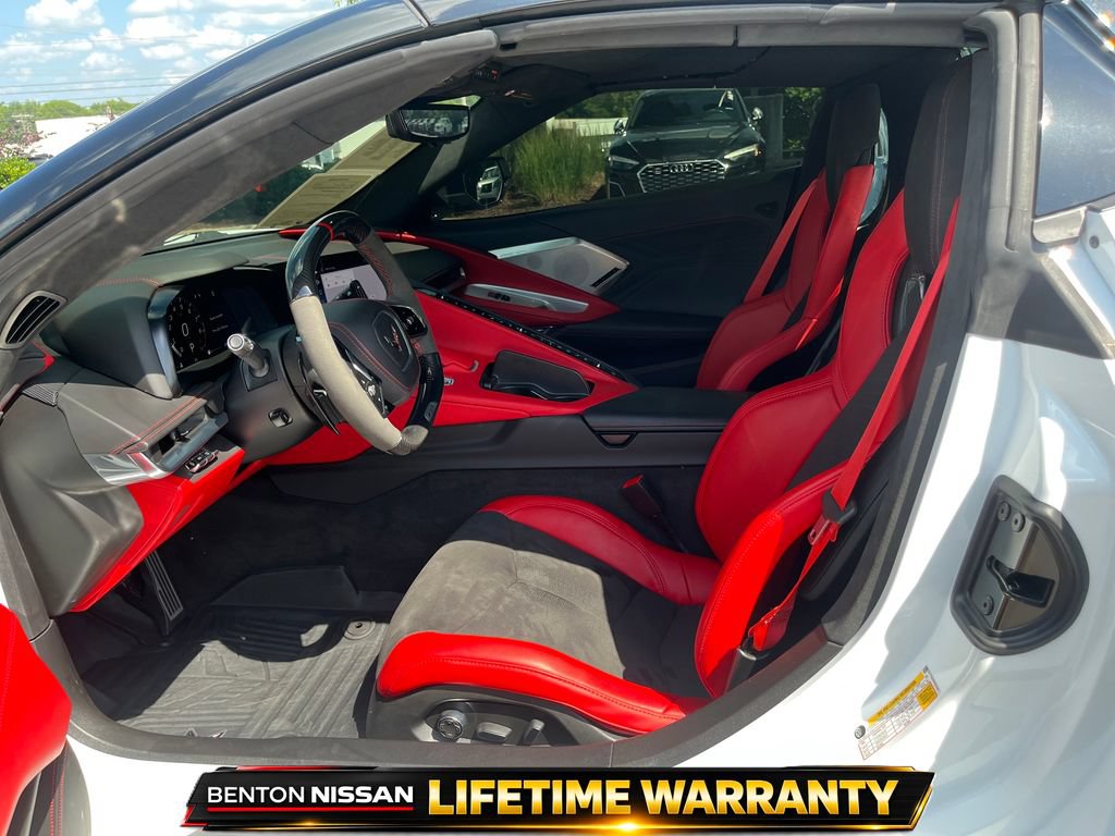 Used 2024 Chevrolet Corvette Z06 RWD image 11