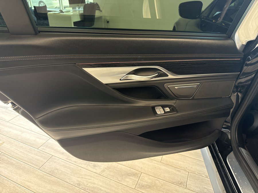 Used 2016 BMW 750i xDrive AWD/4WD image 8