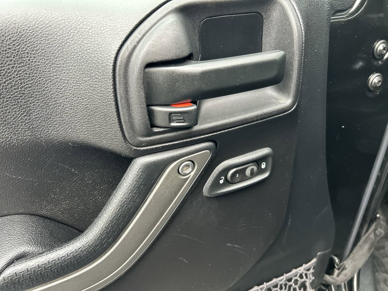 Used 2015 Jeep Wrangler Sport AWD/4WD image 18