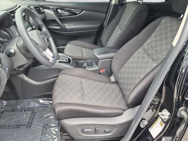 Used 2020 Nissan Rogue Sport SV FWD image 15