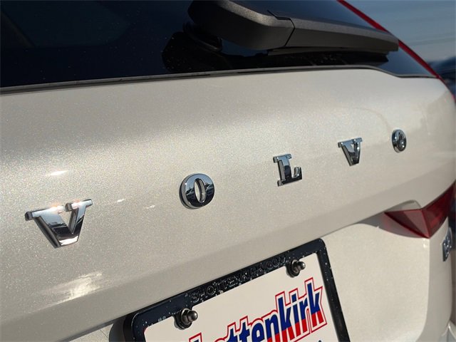 Used 2025 Volvo XC60 B5 Ultra w/ Protection Package Premier image 12
