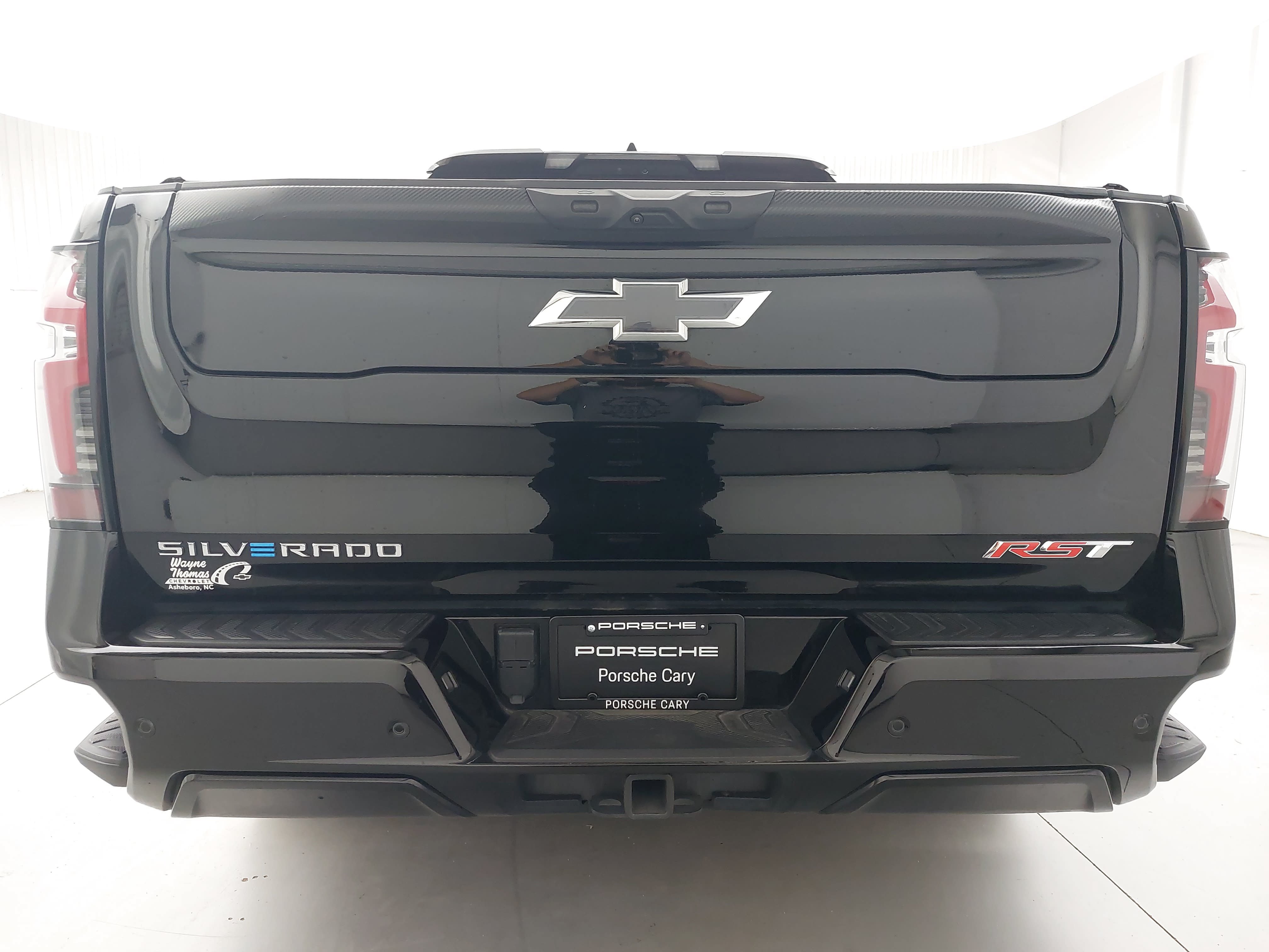 Used 2024 Chevrolet Silverado EV RST AWD/4WD image 6