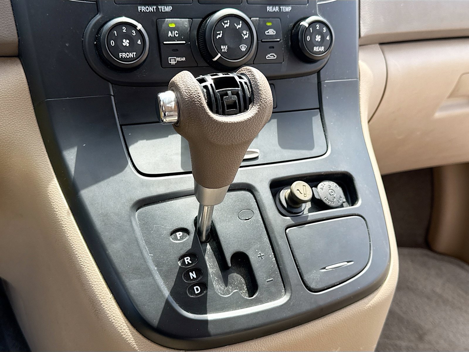 Used 2012 Kia Sedona LX FWD image 11