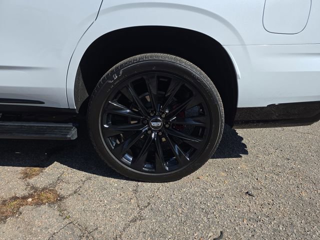 Used 2026 Cadillac Escalade V w/ LPO, ONYX Package image 33