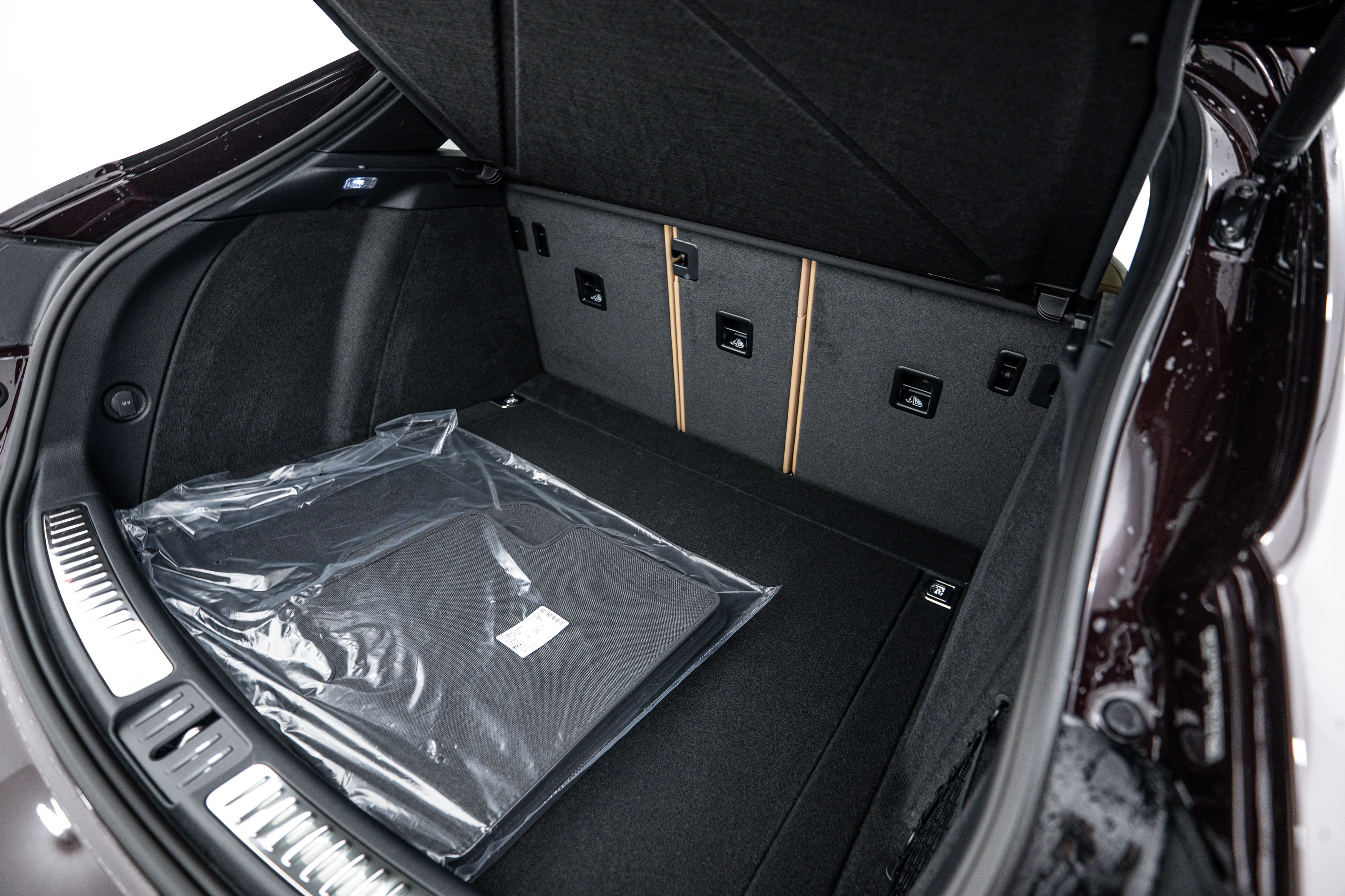 New 2026 Porsche Macan image 25