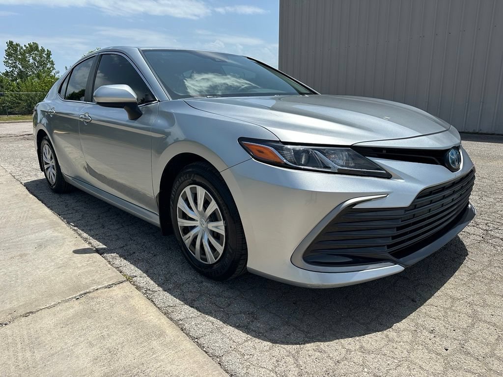 Used 2023 Toyota Camry LE FWD image 3