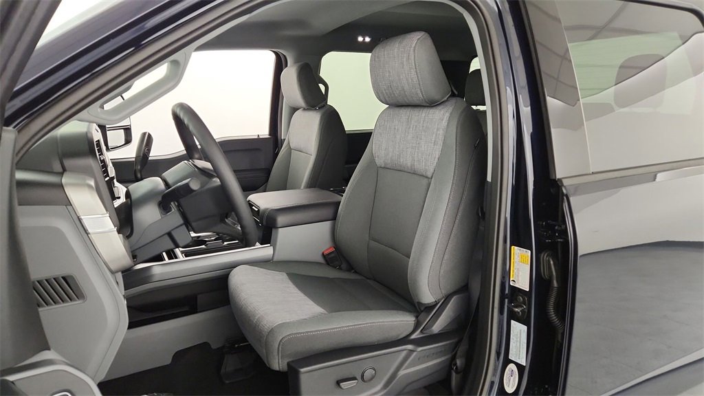 New 2025 Ford F250 XLT w/ FX4 Off-Road Package image 10