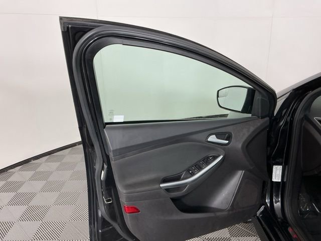 Used 2013 Ford Focus ST FWD image 11