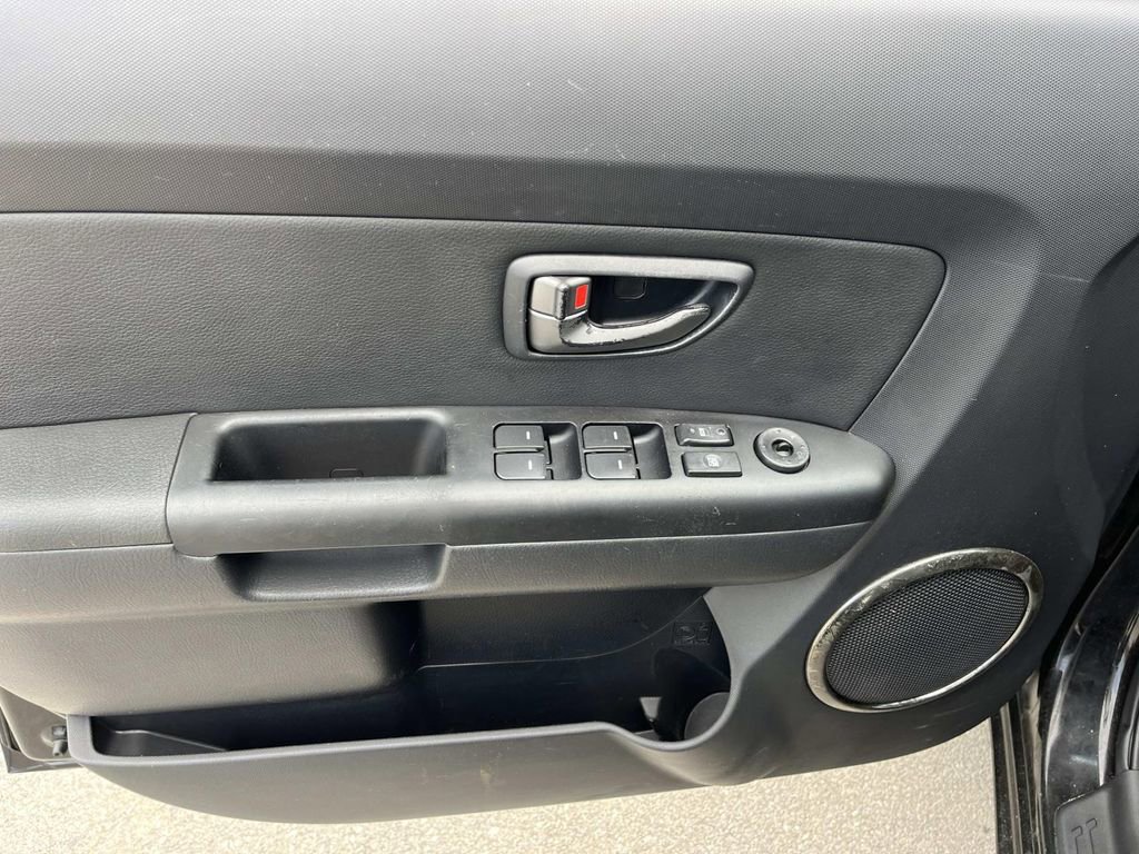 Used 2011 Kia Soul + w/ Audio Pkg image 24