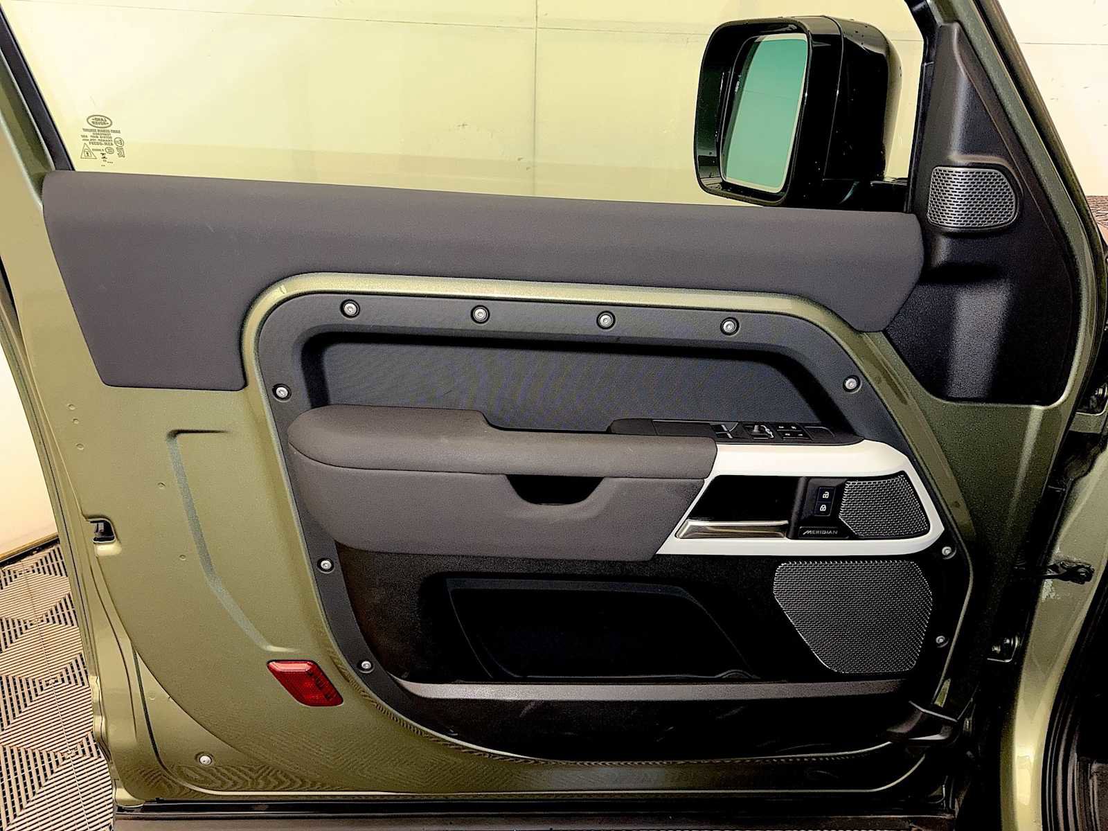 Used 2023 Land Rover Defender 90 S image 11