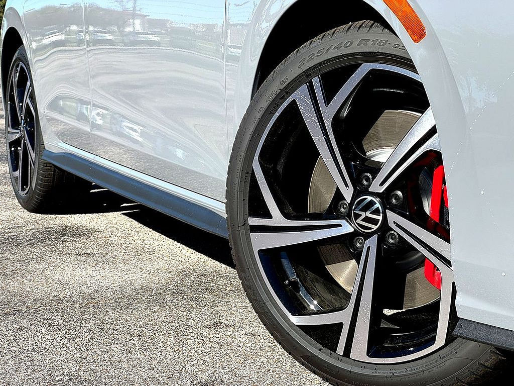 New 2026 Volkswagen GTI SE FWD image 2