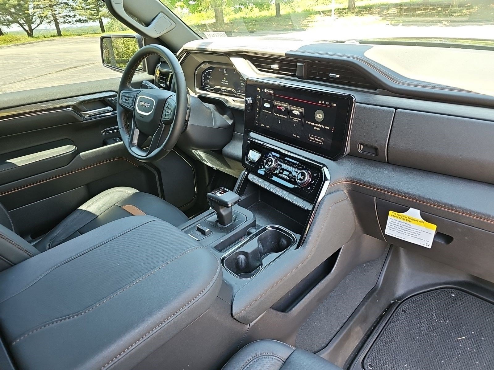 Used 2024 GMC Sierra 1500 AT4 w/ Technology Package AWD/4WD image 13