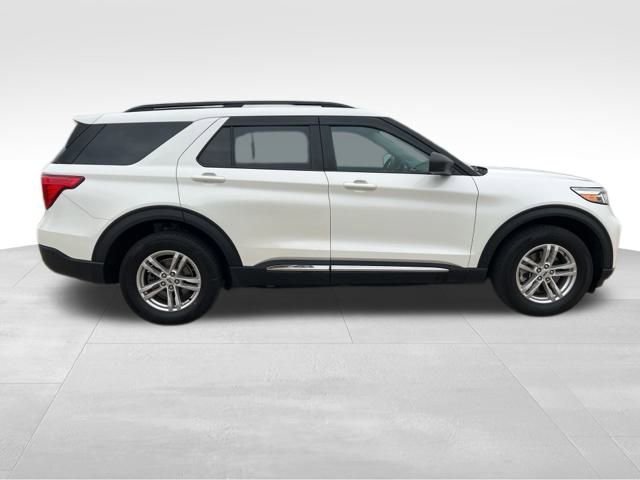 Used 2022 Ford Explorer XLT image 8