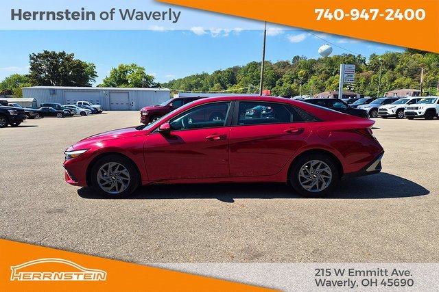 Used 2024 Hyundai Elantra SEL image 4