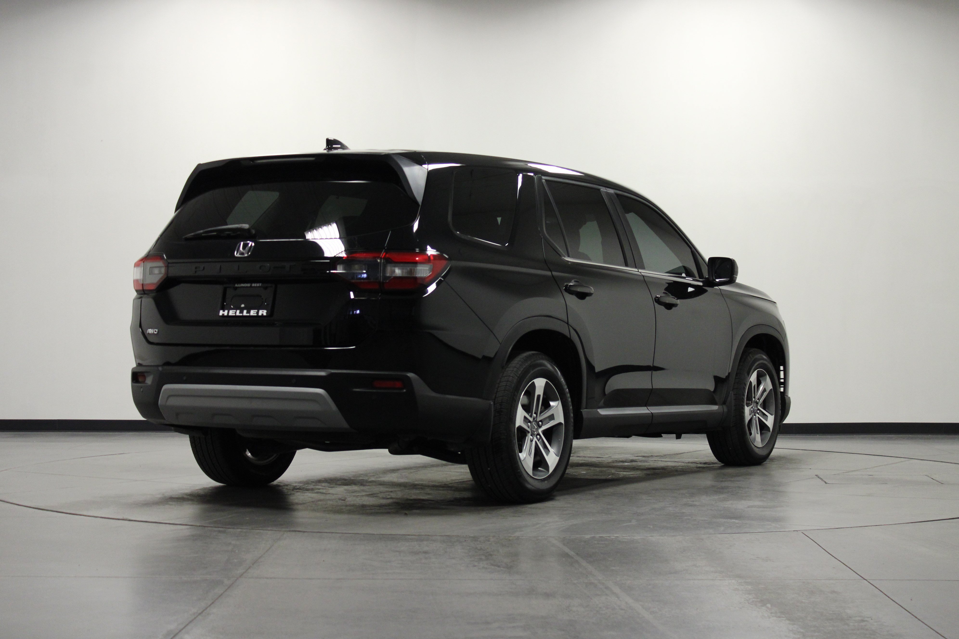 Used 2023 Honda Pilot EX-L image 4