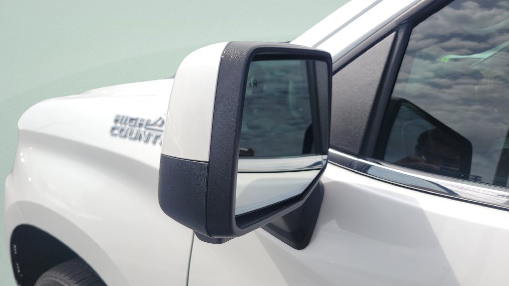 Used 2020 Chevrolet Silverado 1500 High Country w/ Technology Package AWD/4WD image 26