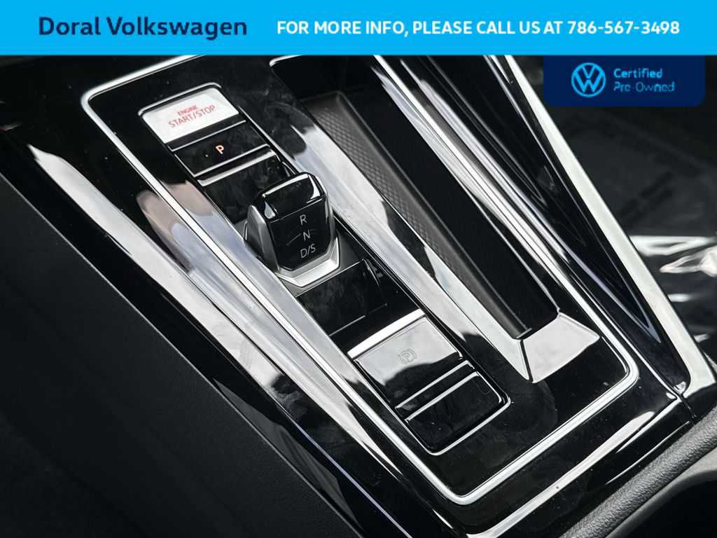 Certified 2025 Volkswagen GTI SE image 21