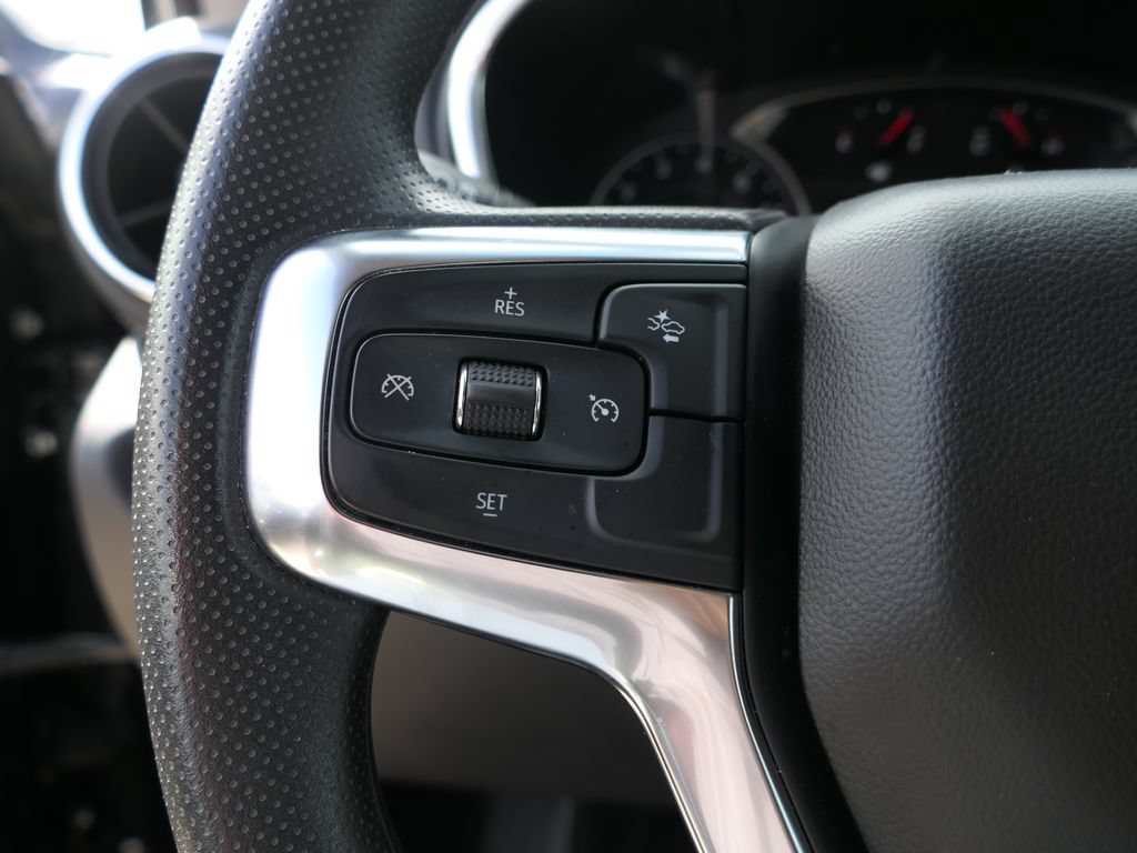 Used 2025 Chevrolet Blazer LT FWD image 13