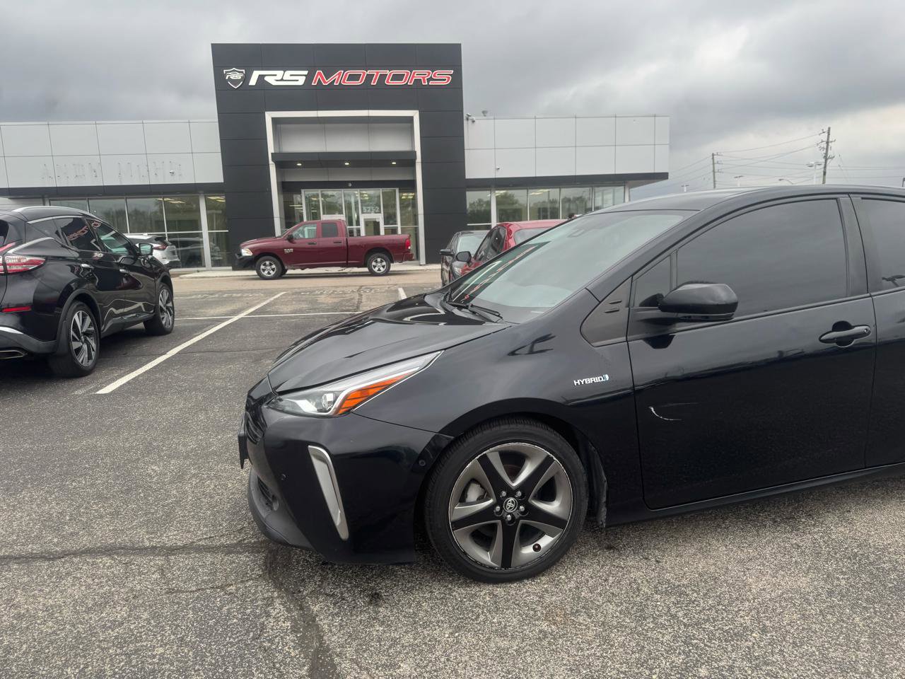 Used 2022 Toyota Prius XLE FWD image 3
