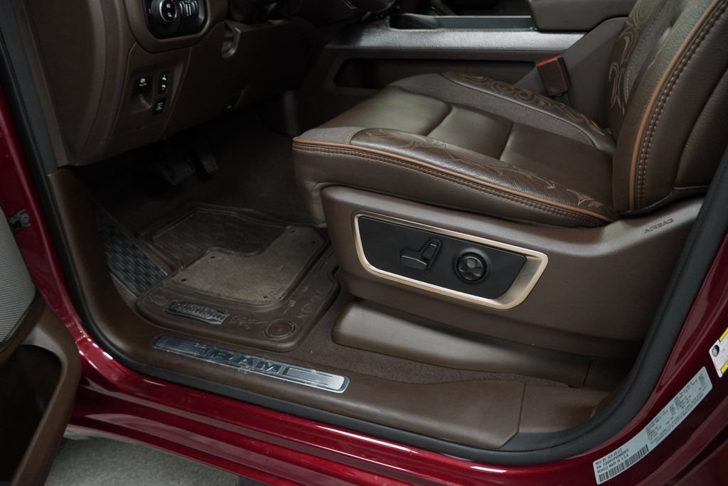 Used 2025 RAM 1500 Limited AWD/4WD image 33