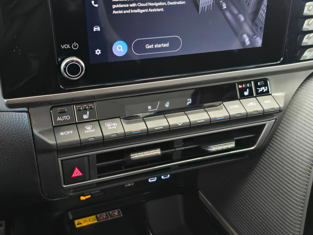 Used 2026 Toyota Camry Hybrid image 27