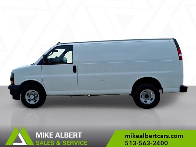 Used 2020 Chevrolet Express 2500 w/ Driver Convenience Package RWD image 4
