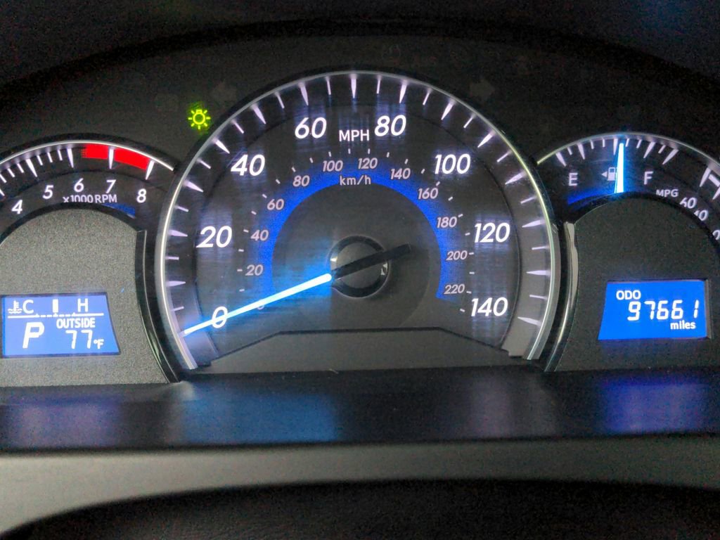 Used 2012 Toyota Camry XLE FWD image 16