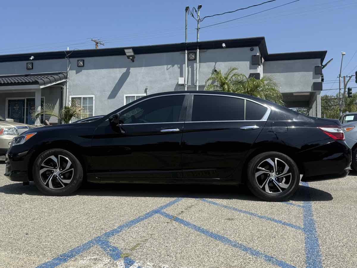 Used 2017 Honda Accord LX image 5