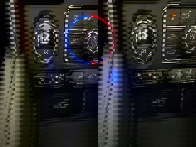 Used 2024 Chevrolet Tahoe High Country w/ Premium Package image 22