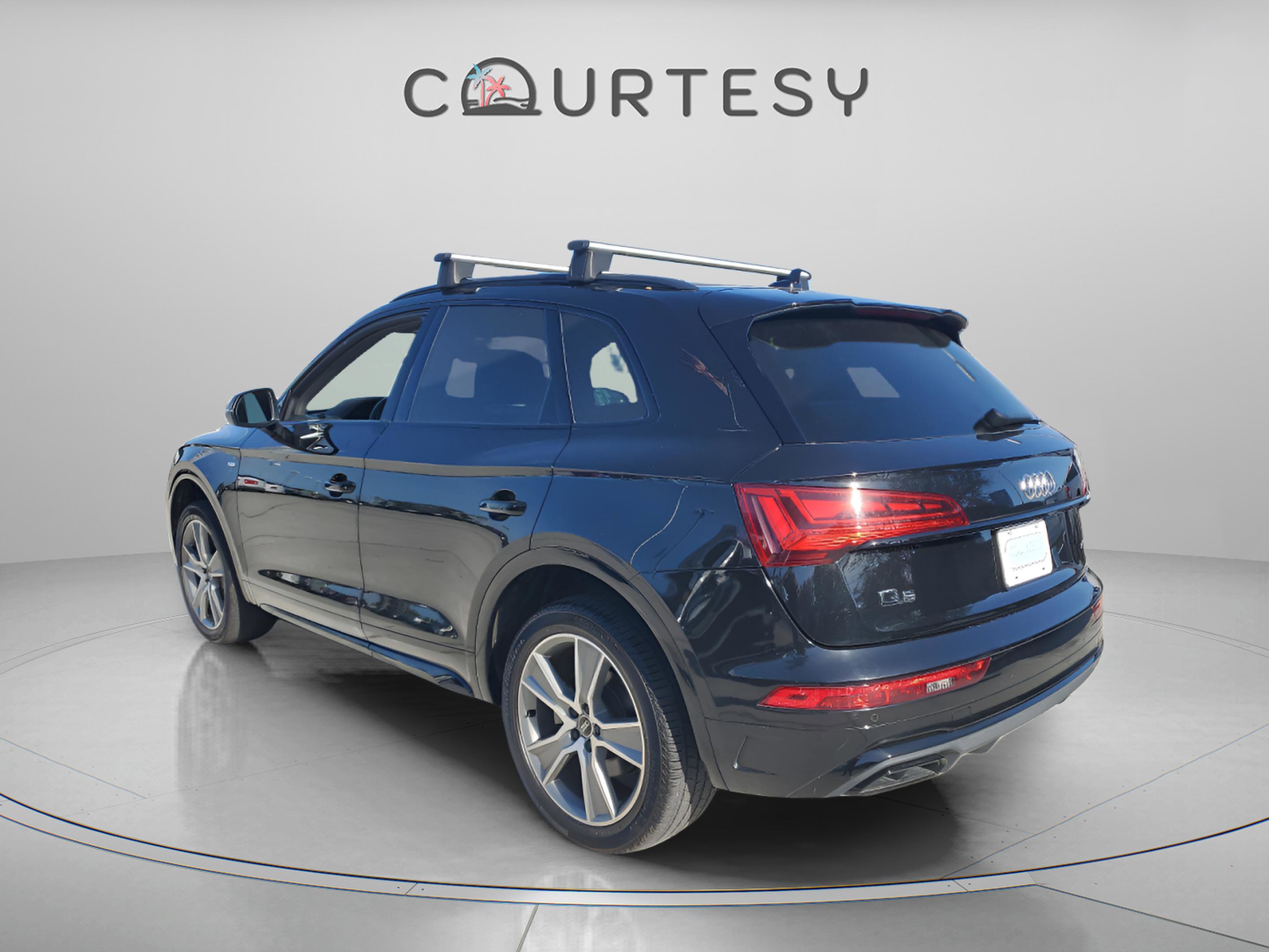 Used 2025 Audi Q5 2.0T Premium image 3