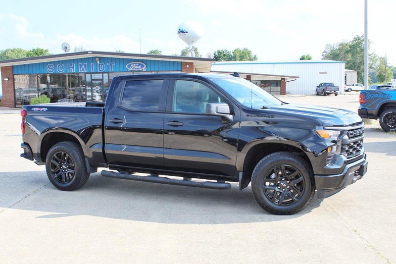 Used 2024 Chevrolet Silverado 1500 Custom w/ Turbomax Blackout Package AWD/4WD image 3