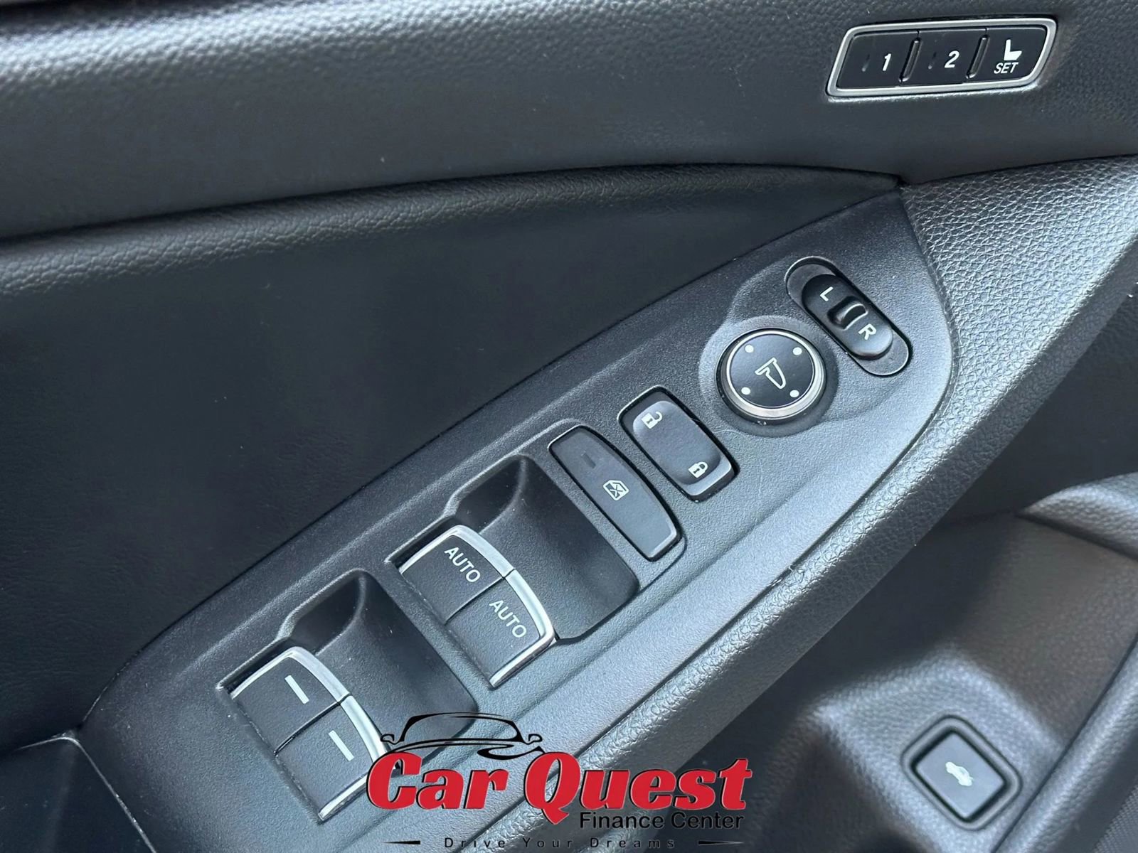 Used 2018 Honda Accord Touring image 12