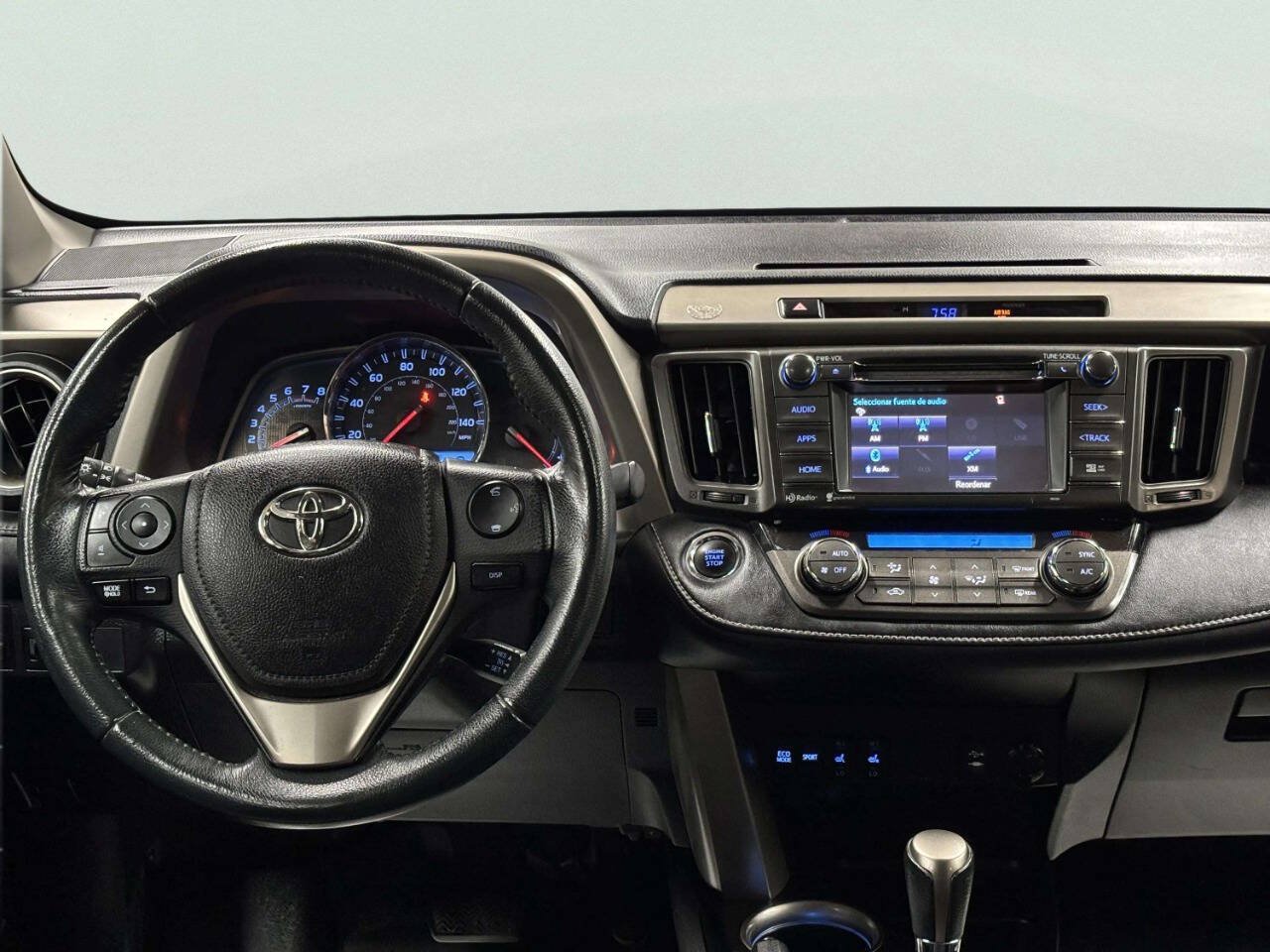 Used 2015 Toyota RAV4 Limited AWD/4WD image 22