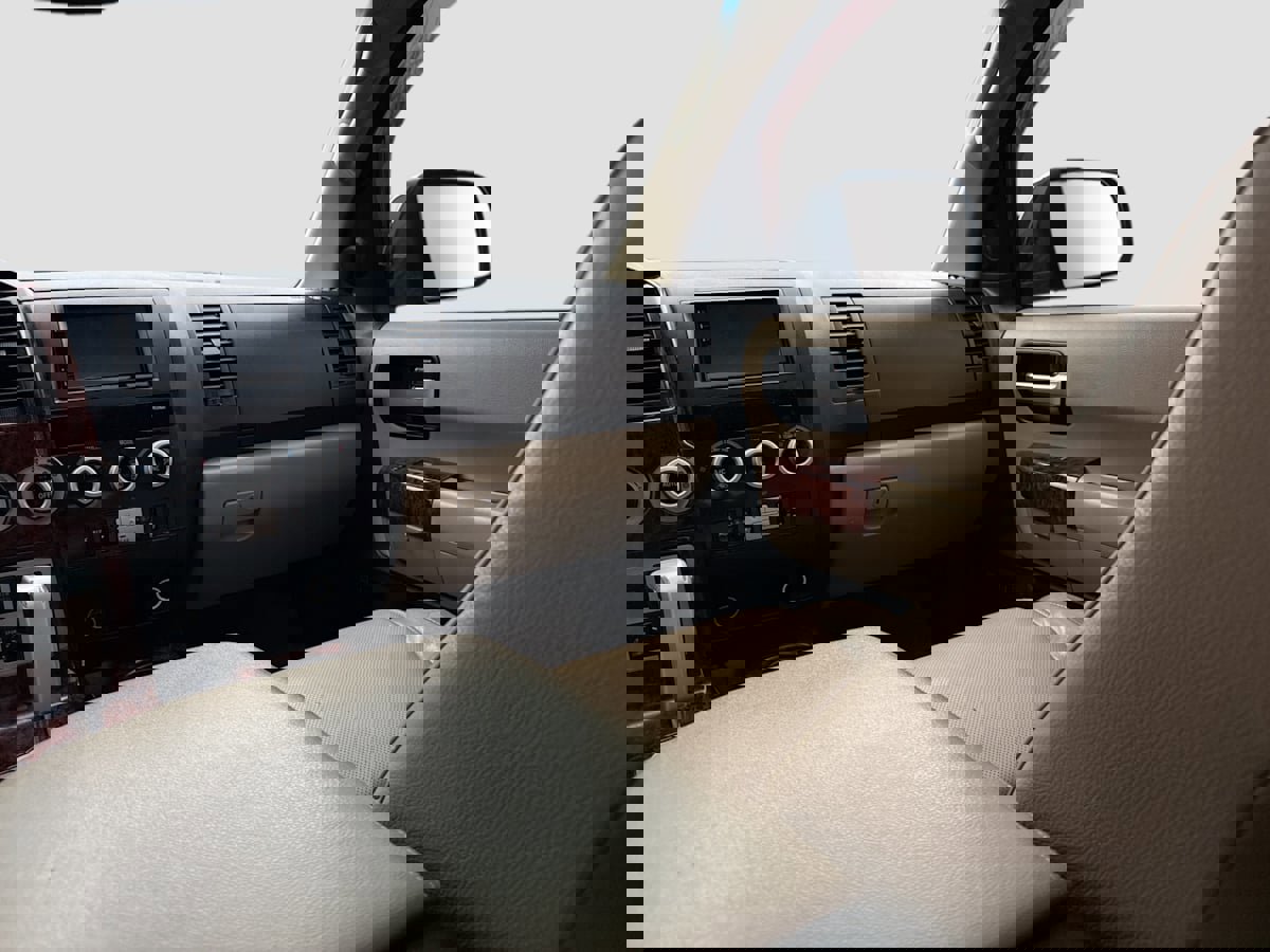 Used 2008 Toyota Sequoia Platinum image 24