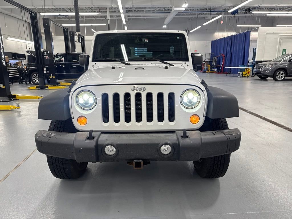 Used 2015 Jeep Wrangler Unlimited Rubicon AWD/4WD image 9