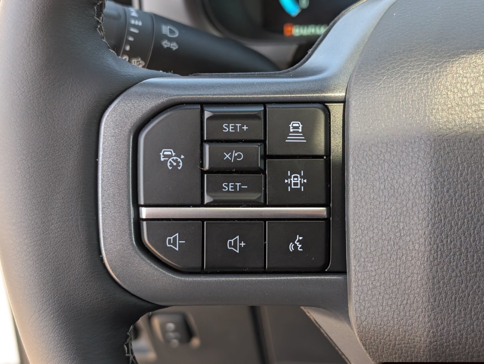 Used 2025 Ford F150 Lariat w/ Equipment Group 502A High AWD/4WD image 25