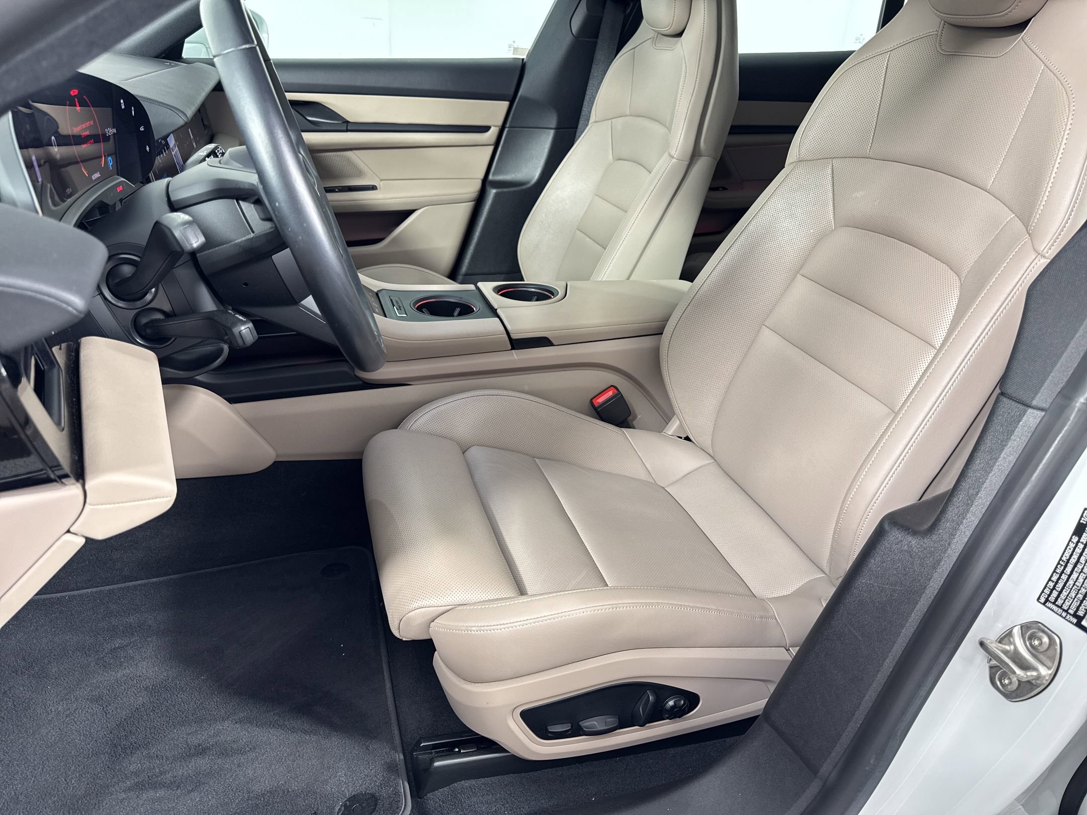 Certified 2024 Porsche Taycan 4 Cross Turismo AWD/4WD image 5