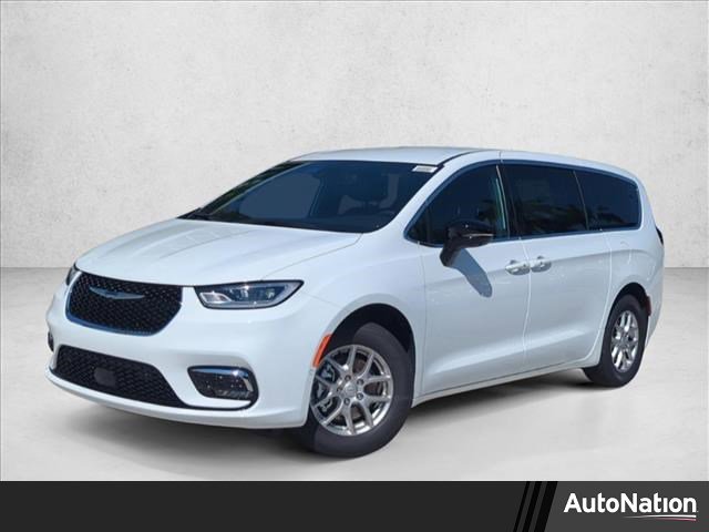 New 2026 Chrysler Pacifica Select image 1