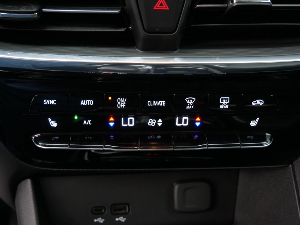 Used 2025 Buick Encore GX Avenir w/ Avenir Convenience Package AWD/4WD image 20